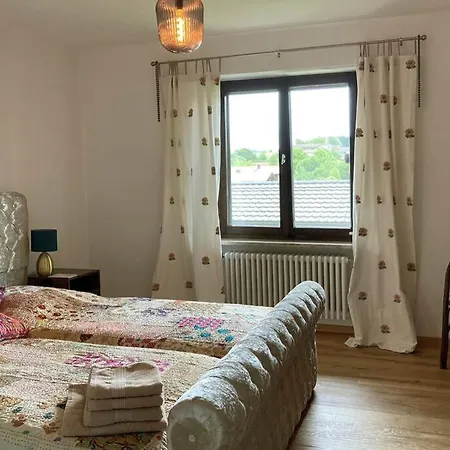 Chiemgau - Schoene, Grosszuegige Wohnung Ringstr. 7
